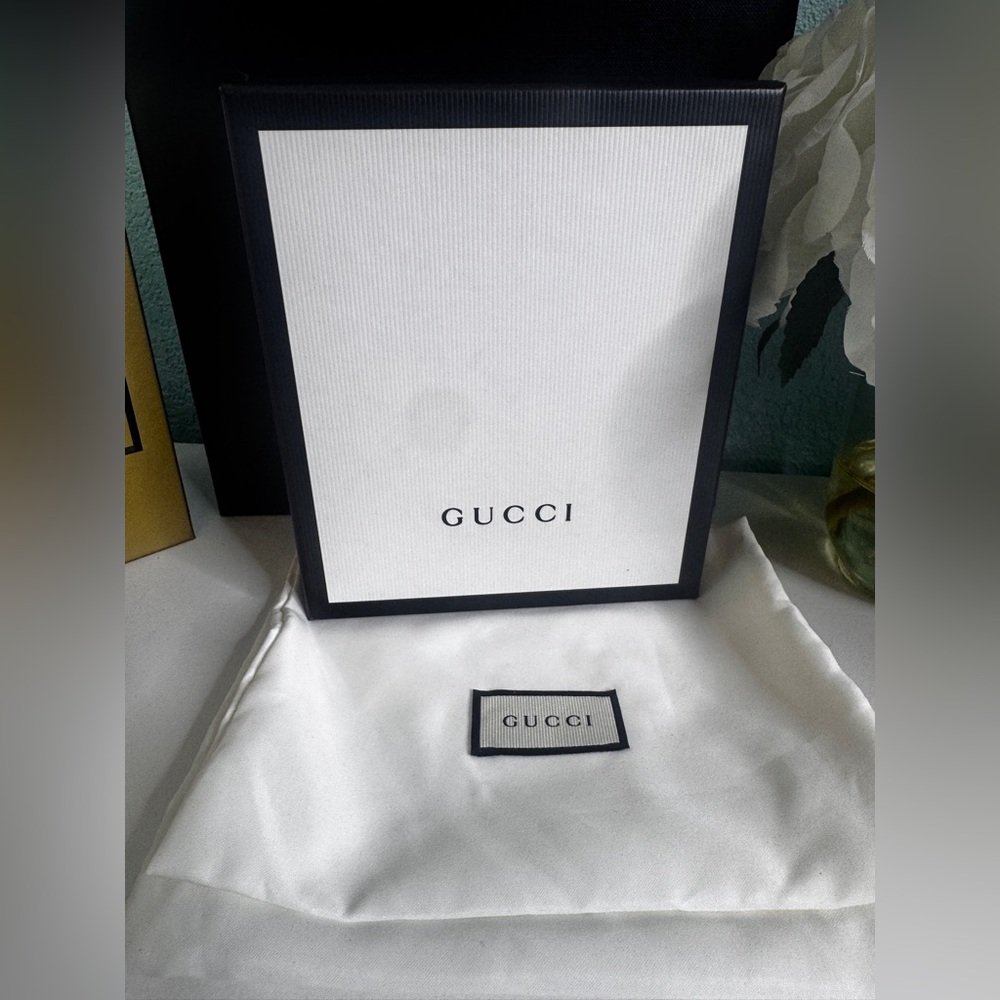 Gucci Red Quilted Leather Wallet - Picture 13 of 14